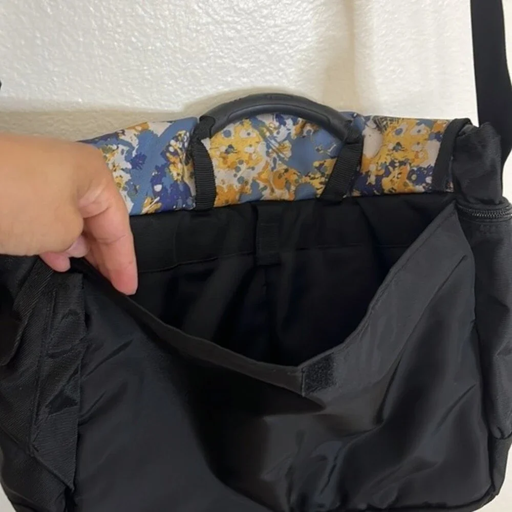 L.L. Bean Black Polyester Laptop Computer Messenger crossbody Bag paint splatter